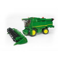 02132 - BRUDER - MODEL KOMBAJNU JOHN DEERE T670I Z WÓZKIEM