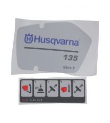 591465502 - HUSQVARNA - ZESTAW NAKLEJEK PILARKI HUSQVARNA 135 mark II